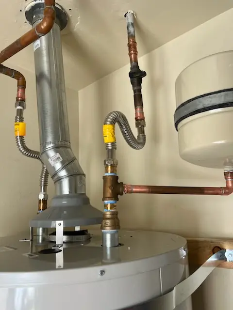 Water heater installation and plumbing repair in Lynwood Estates